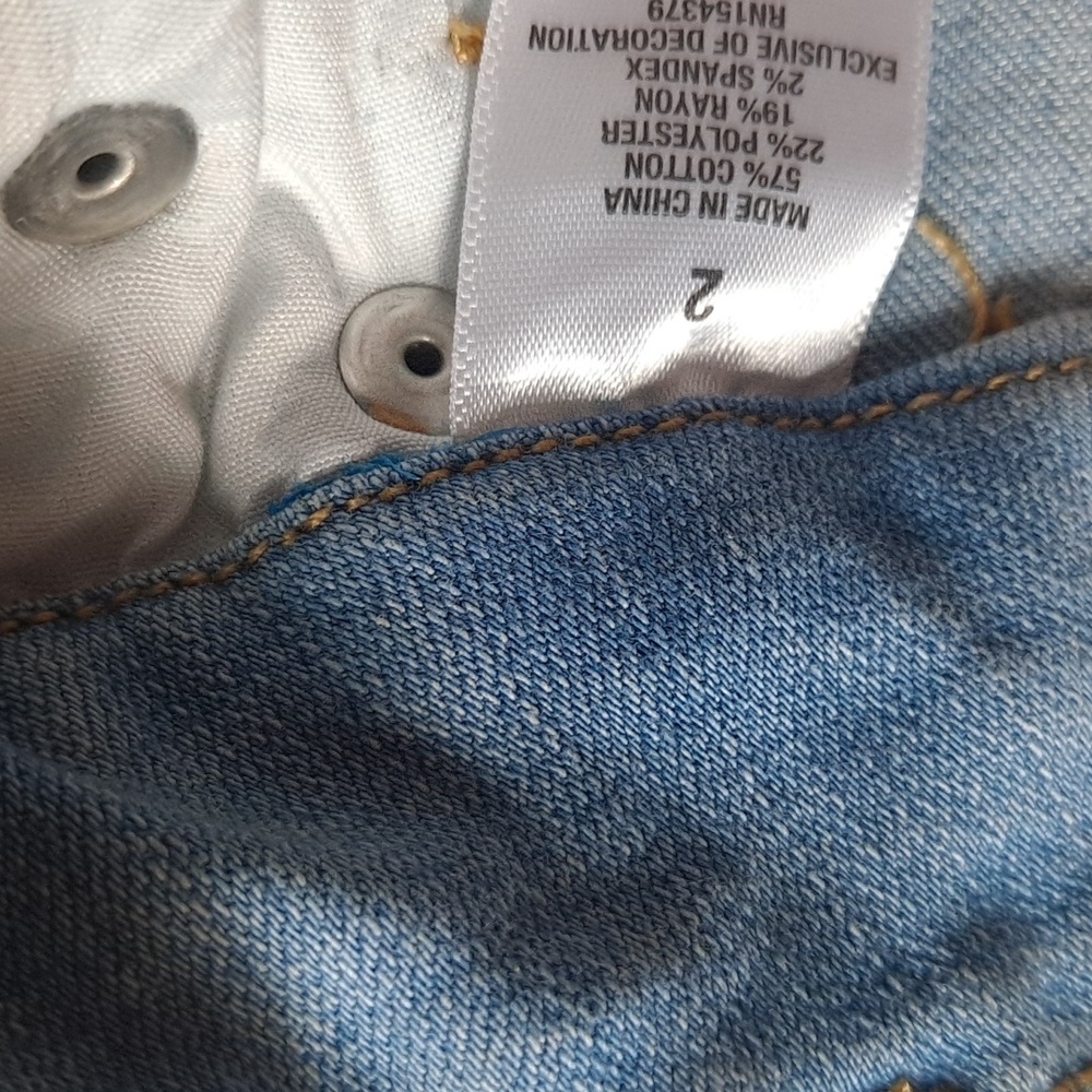 Shorts - Picture 3 of 4